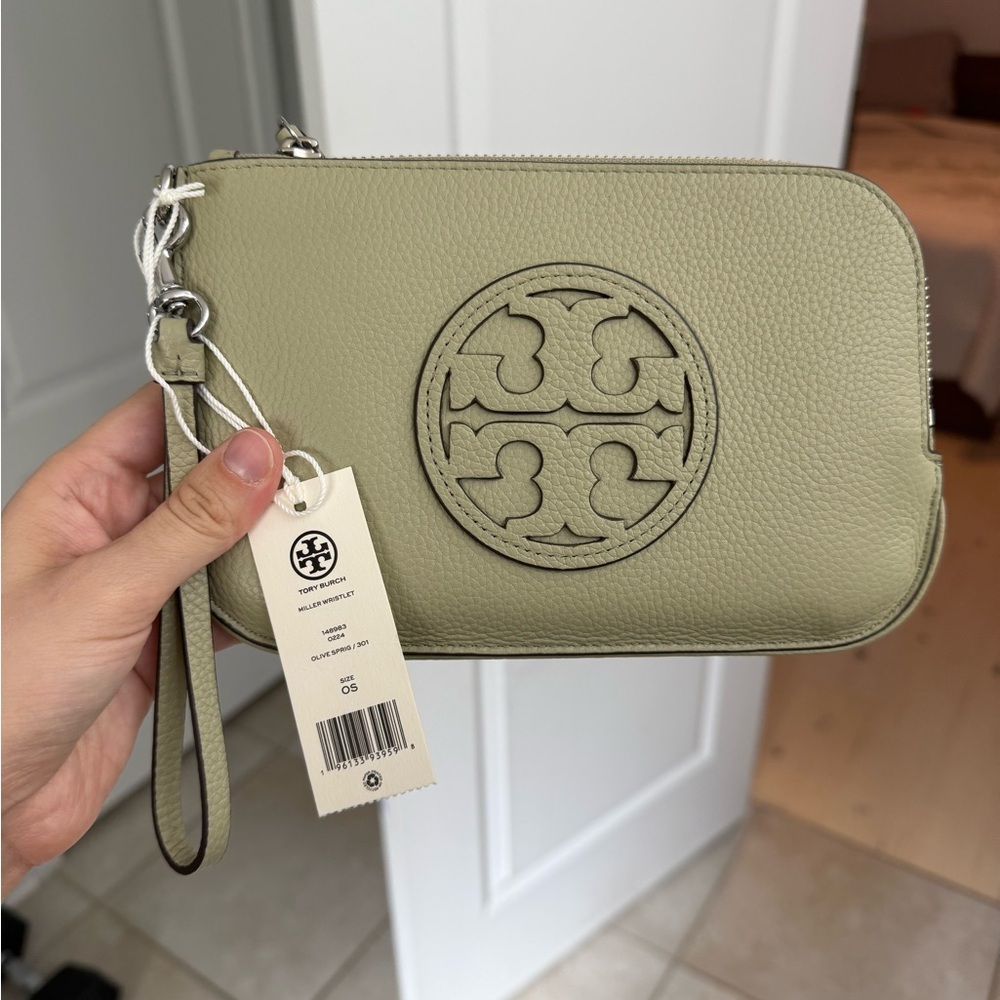 Tory Burch Miller Wristlet in Olive Spring